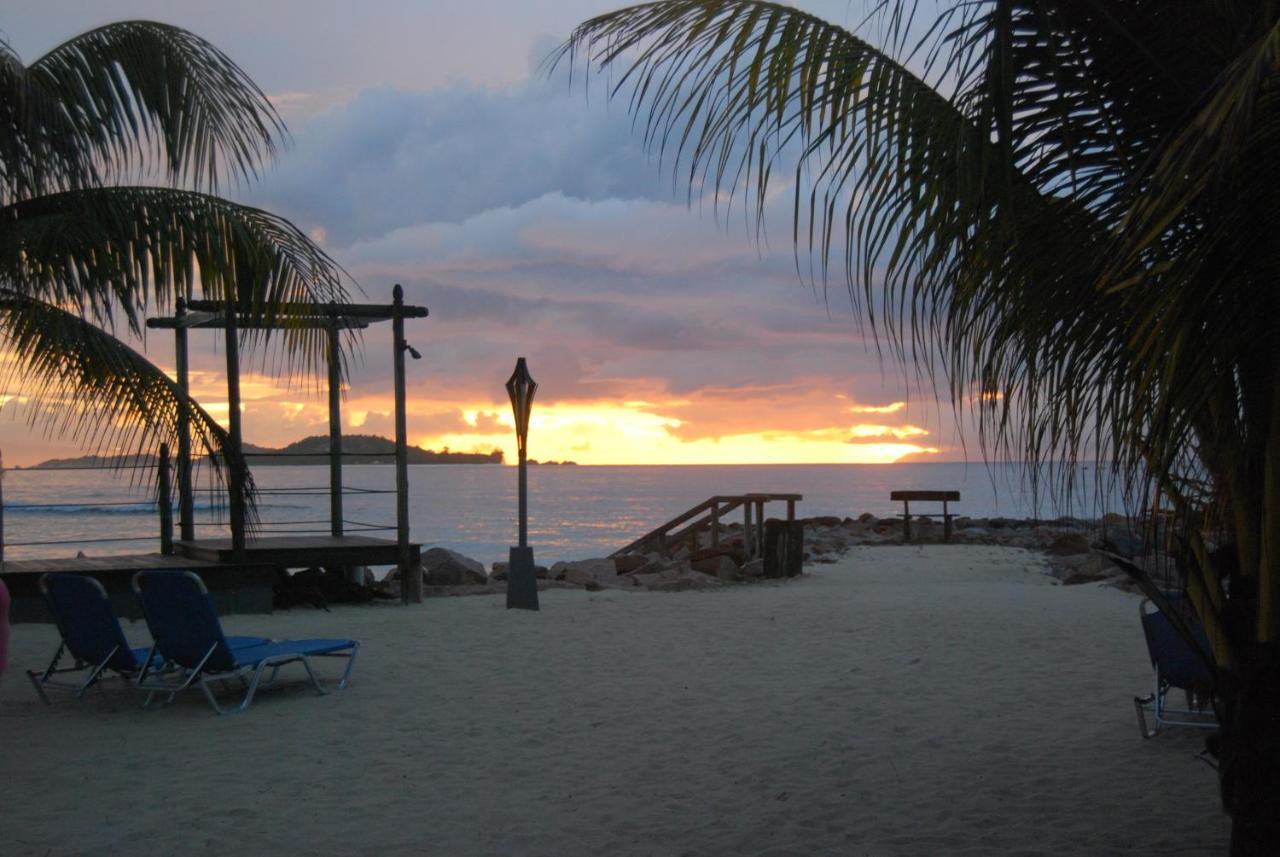 The Islander Hotel Grand Anse  Kültér fotó