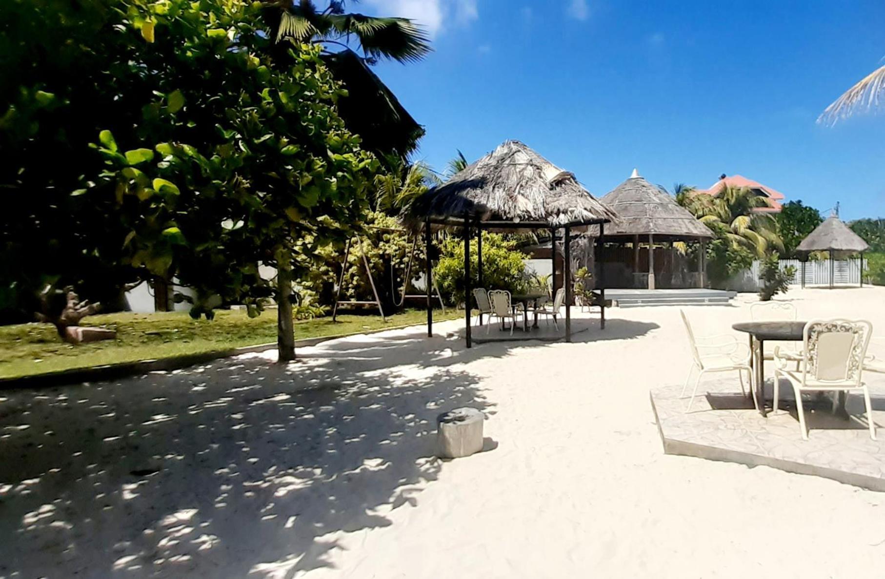 The Islander Hotel Grand Anse  Kültér fotó