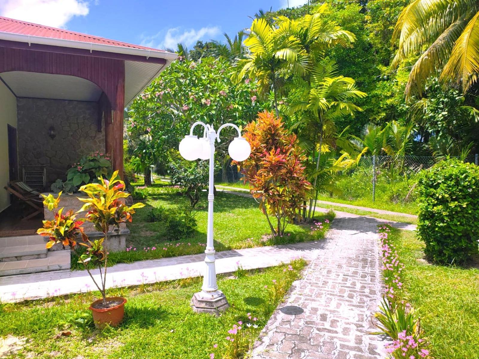 The Islander Hotel Grand Anse  Kültér fotó