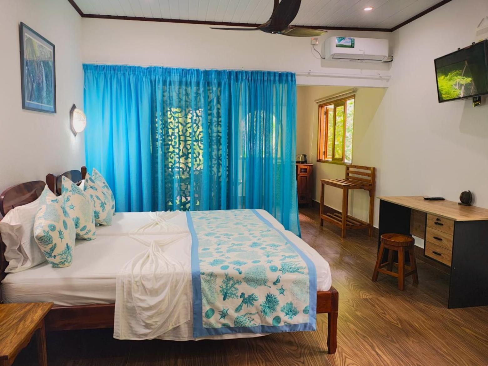 The Islander Hotel Grand Anse  Kültér fotó